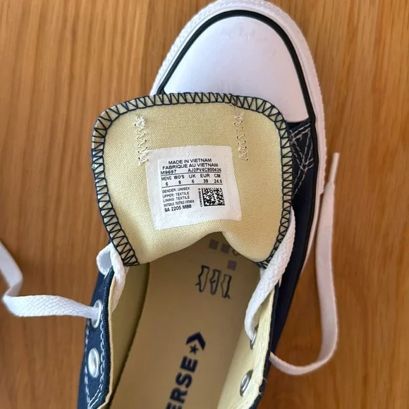 Women’s Converse All Star Classic Navy Sneakers! - Picture 5 of 5